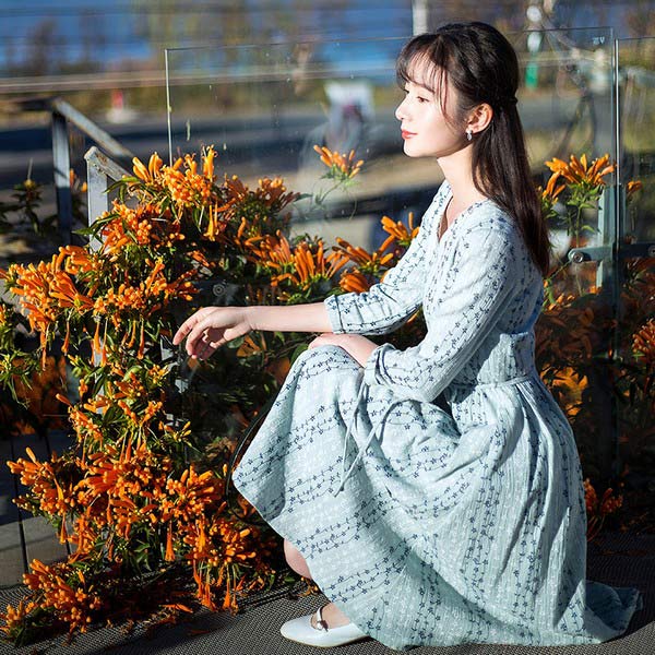 春美多：印花入梦 裙摆轻扬[图1]