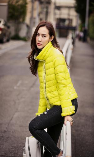 她思薄款羽绒服有颗内搭心(图1)