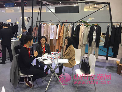 CHIC中国春季展：Eall.cz的简约大气 [图3]