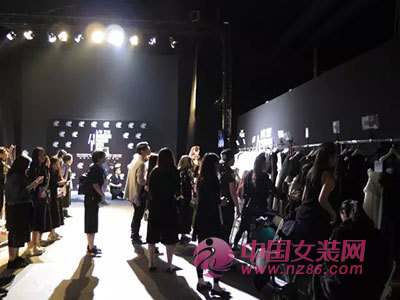 卡蔓2016深圳时装周秀场直击(图12) 卡蔓2016深圳时装周秀场直击(图12)