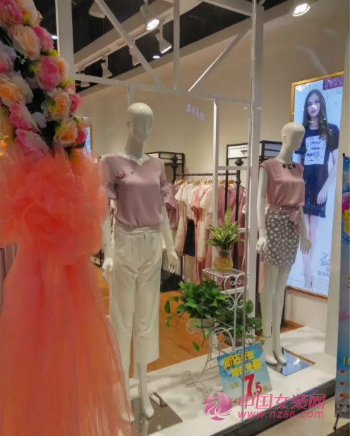 时尚绽放:庆祝淑女日记品牌专卖店梧州店盛大开业 (图6) 时尚绽放:庆祝淑女日记品牌专卖店梧州店盛大开业 (图6)