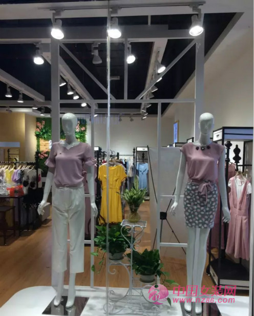 时尚绽放:庆祝淑女日记品牌专卖店梧州店盛大开业 (图7) 时尚绽放:庆祝淑女日记品牌专卖店梧州店盛大开业 (图7)