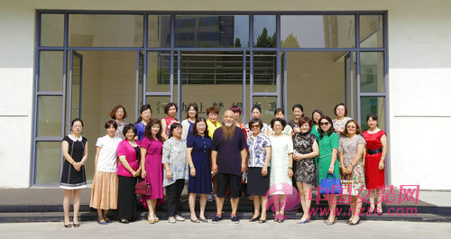 女企联代表在舒朗度过