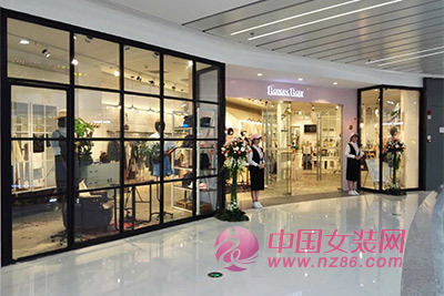 Banana CC女装与童装店两店齐开,绽放夏都!(图6) Banana CC女装与童装店两店齐开,绽放夏都!(图6)