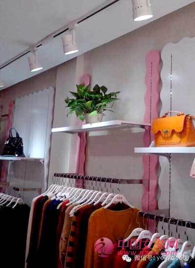 耶丽雅折扣女装成功入驻西渡店[图3]