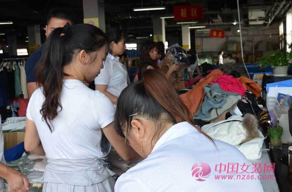9月10日耶丽雅开仓抢货盛况[图3]