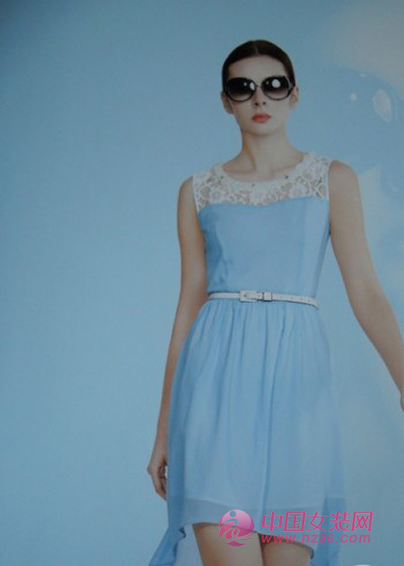 萍叶教你：无袖连衣裙清爽穿搭[图1]
