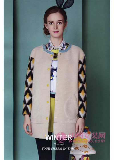 艾秀雅轩新款秋装 扬起休闲白搭风 (图1)