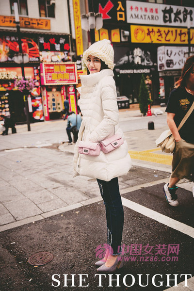 她思新款羽绒服 冬季炫&ldquo;美&rdquo;无代价！[图1]