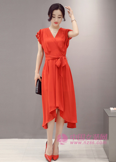 红雨竹：史上最全的服装颜色搭配技巧 值得人手一份(图5)