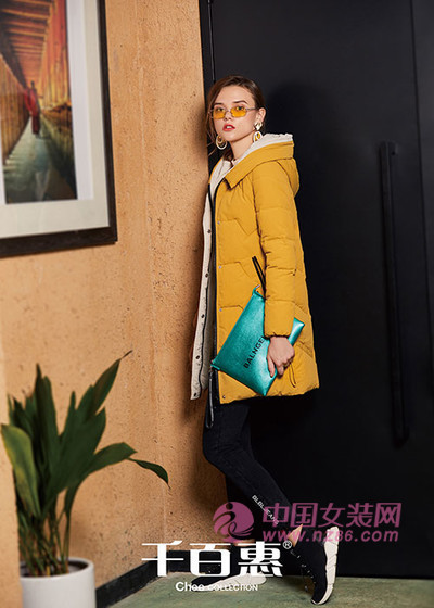 千百惠爆款羽绒服穿出与众不同，赚足回头率！(图2)
