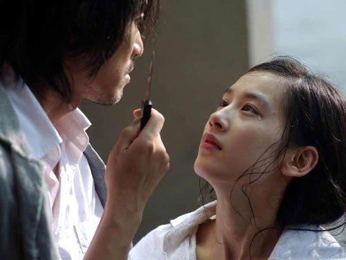 携手华鼎奖影后，黄圣依强势代言37&deg;Love[图2]