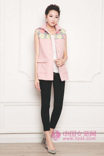 红雨竹2015冬新品 粉色外套里的“花花世界”(图2)
