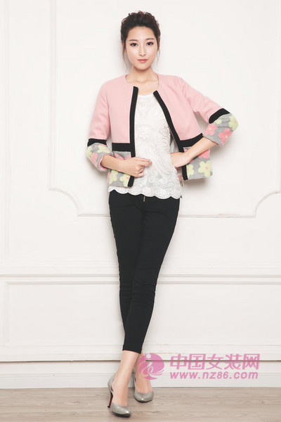 红雨竹2015冬新品 粉色外套里的“花花世界”(图3)