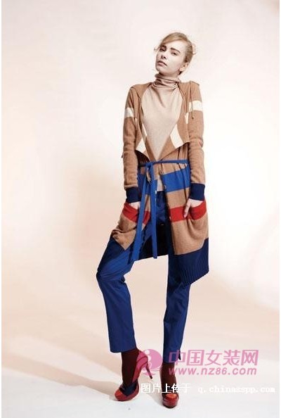 云南菲诗奈服饰2014冬装新款画册(图34)