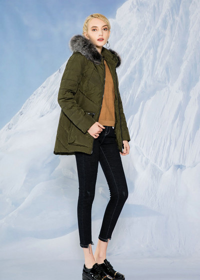 千百惠2017冬装新款画册(图136)