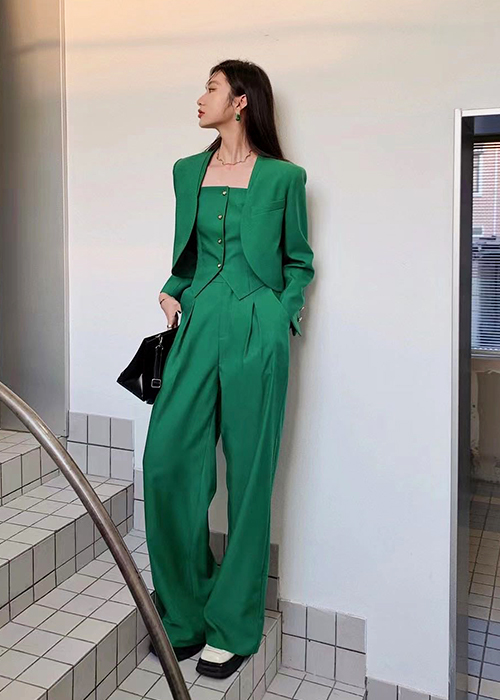 简诣2022春装新款画册