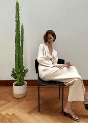 Zara出招应对危机，居家也能拍大片？