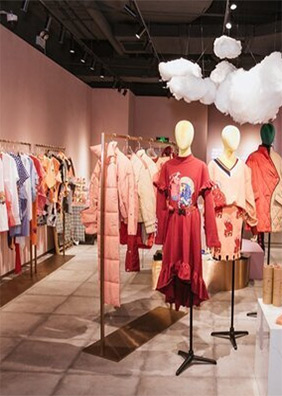 服装店圣诞节陈列怎么做有节日气氛？简单五步就能搞定