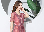 品牌折扣女装前景如何？加盟夺宝奇兵品牌折扣店有哪些优势