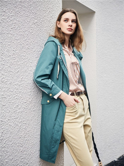 2019秋季流行什么样的外套？阿莱贝琳女装为您带来时尚体验(图1)