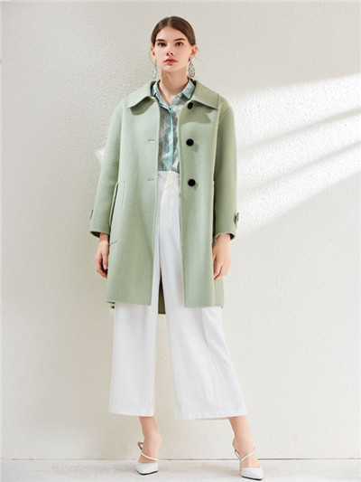 绿色大衣配什么颜色的内搭 绿色阔腿裤怎么搭配衣服(图1) 绿色大衣配什么颜色的内搭 绿色阔腿裤怎么搭配衣服(图1)