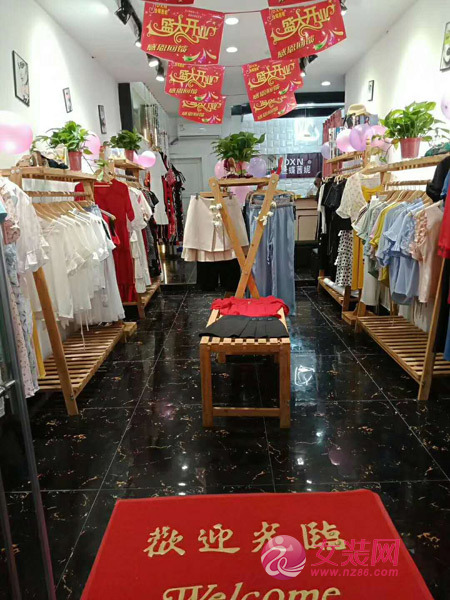 恭喜金蝶茜妮女装又一新店盛大开业，祝刘小姐生意兴隆！[图2]