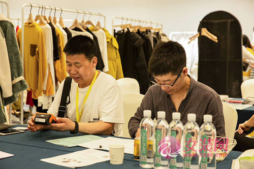 热烈祝贺芙纯品牌女装2019秋冬新品发布会圆满成功!(图7) 热烈祝贺芙纯品牌女装2019秋冬新品发布会圆满成功!(图7)