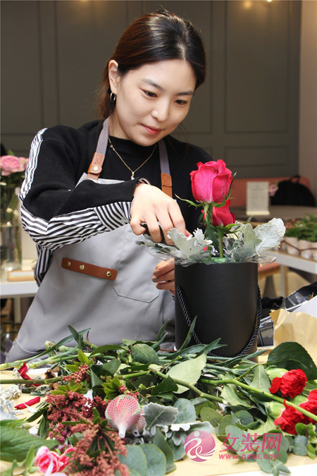 服装花艺加盟店哪家好？炎炎夏日齐聚37&deg;生活美学馆享受花花世界[图2]