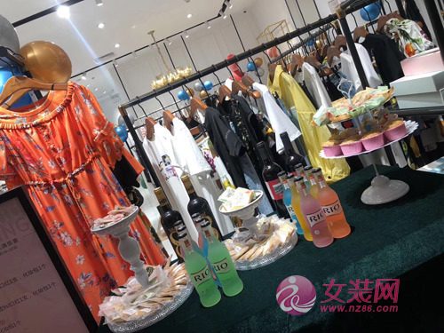 恭喜ANOTHER ONE女装再添新店!祝珠海华发商都店生意兴隆!(图3) 恭喜ANOTHER ONE女装再添新店!祝珠海华发商都店生意兴隆!(图3)