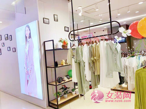 热烈祝贺艾丽哲女装福建万达广场店盛大开业!(图3) 热烈祝贺艾丽哲女装福建万达广场店盛大开业!(图3)