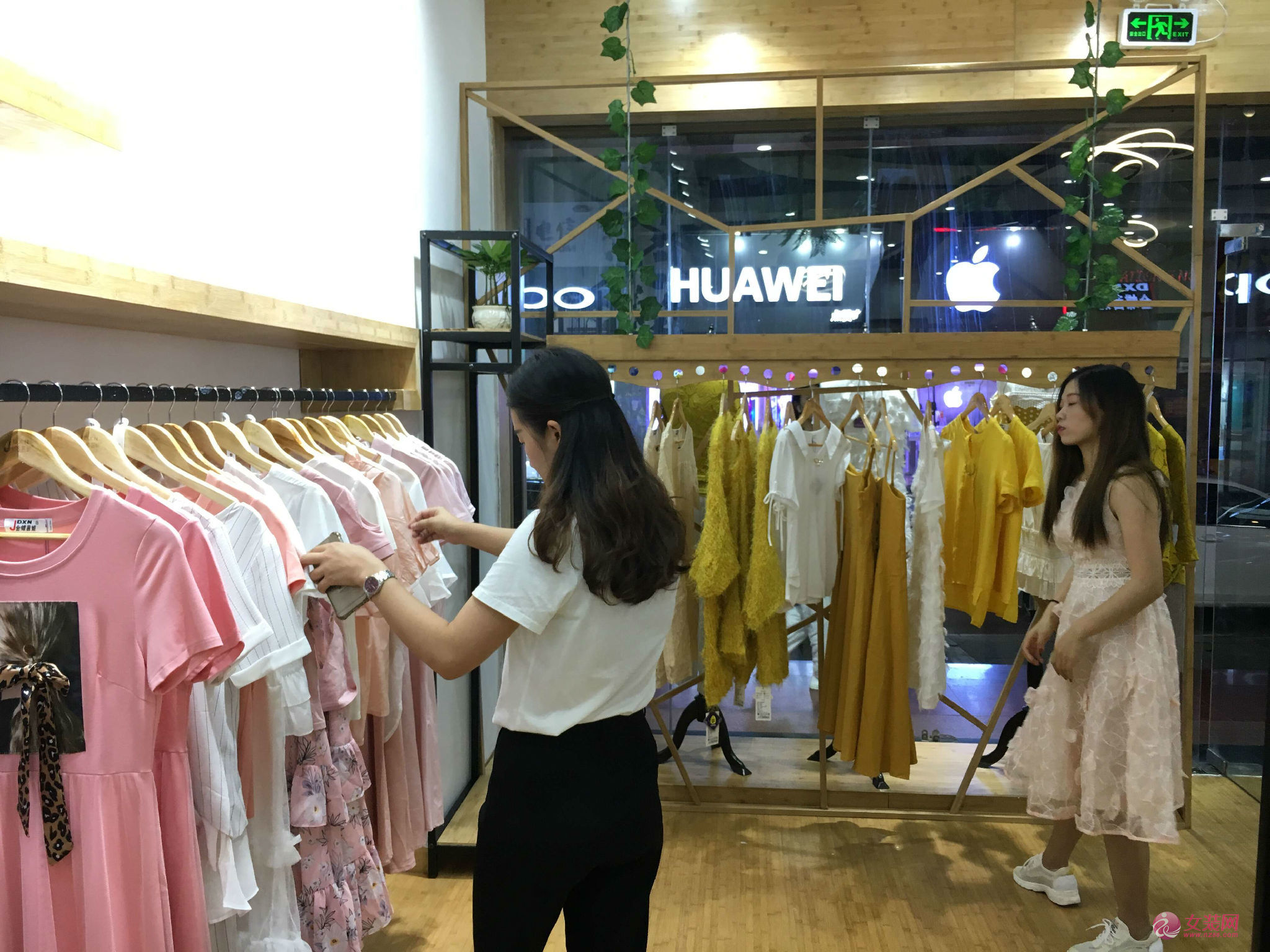 热烈祝贺金蝶茜妮女装签约客户魏小姐新店开业大吉！(图5)
