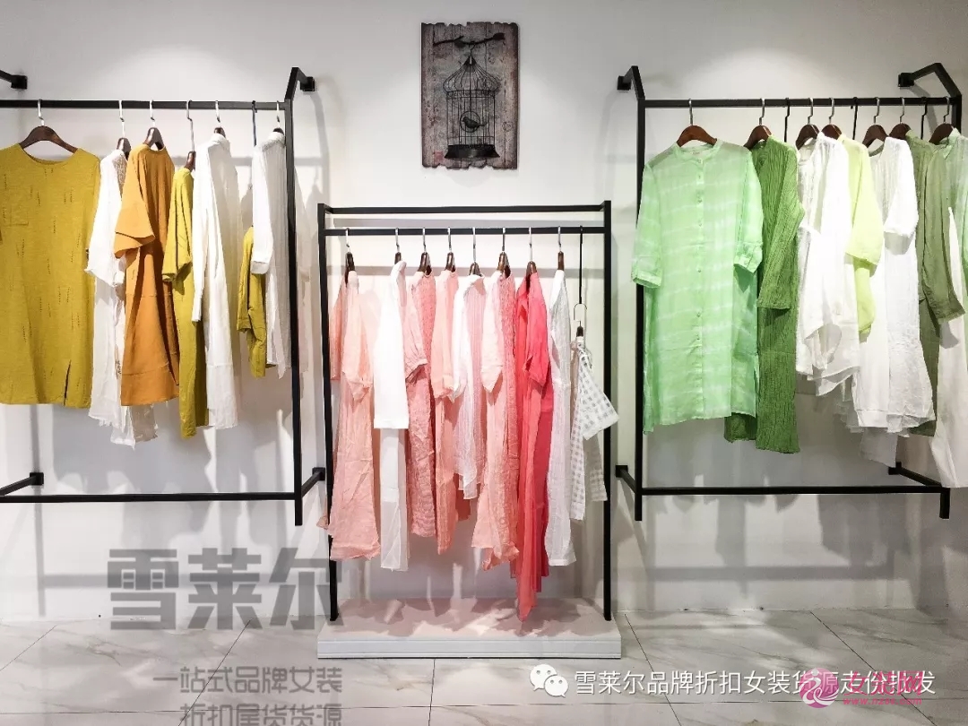 开品牌女装折扣店是加盟好还是走份好？[图3]