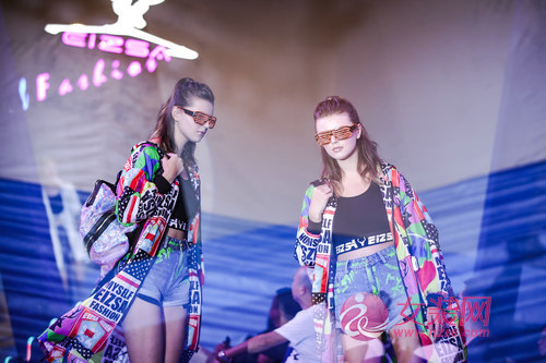 热烈祝贺EIZSA艾卓拉2020春夏新品发布会圆满落幕！(图9)