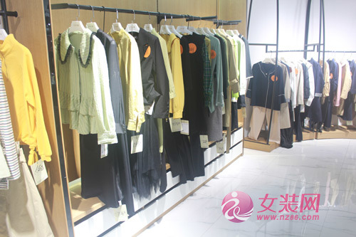热烈祝贺奥薇纳女装2020春季新品发布会圆满落幕！[图4]