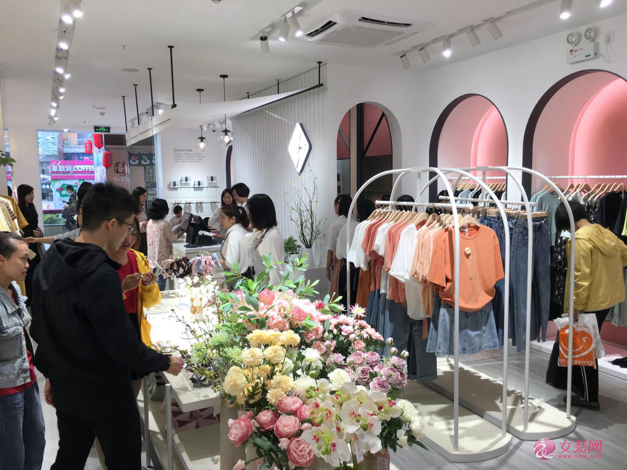 创业加盟伊顿贸易37&deg;生活美学服装店前景怎么样？[图2]
