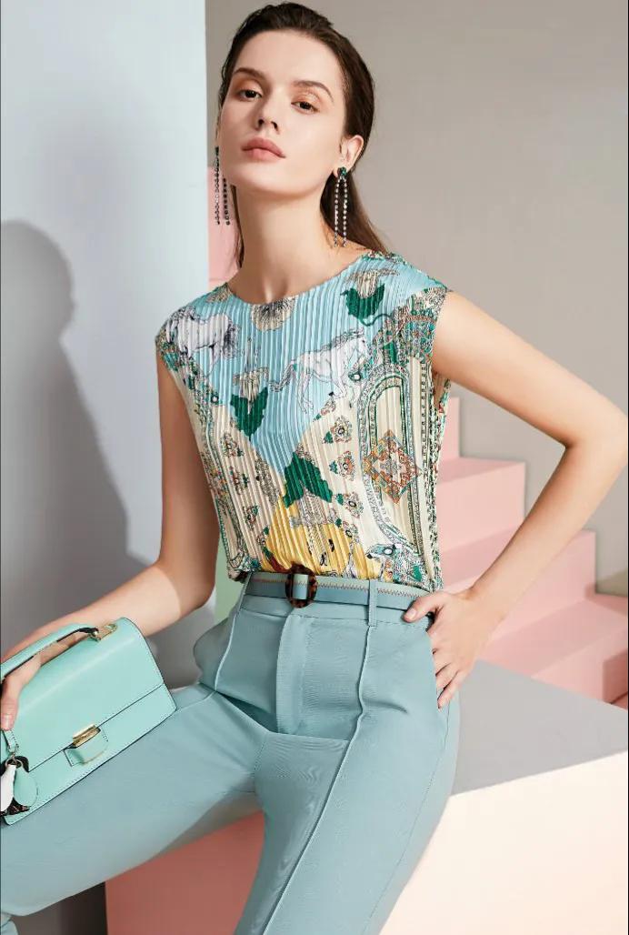 乔帛女装品牌 让人一眼心动的仙女都在穿什么?(图2) 乔帛女装品牌 让人一眼心动的仙女都在穿什么?(图2)