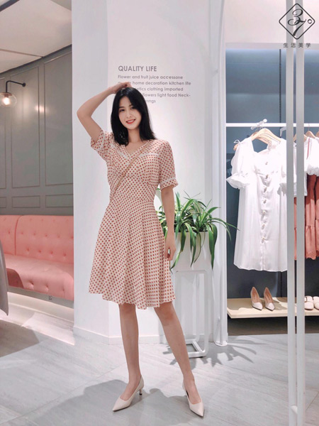 37&deg;生活美学女装一站式扶持，让你享用最交心的服务！[图1]
