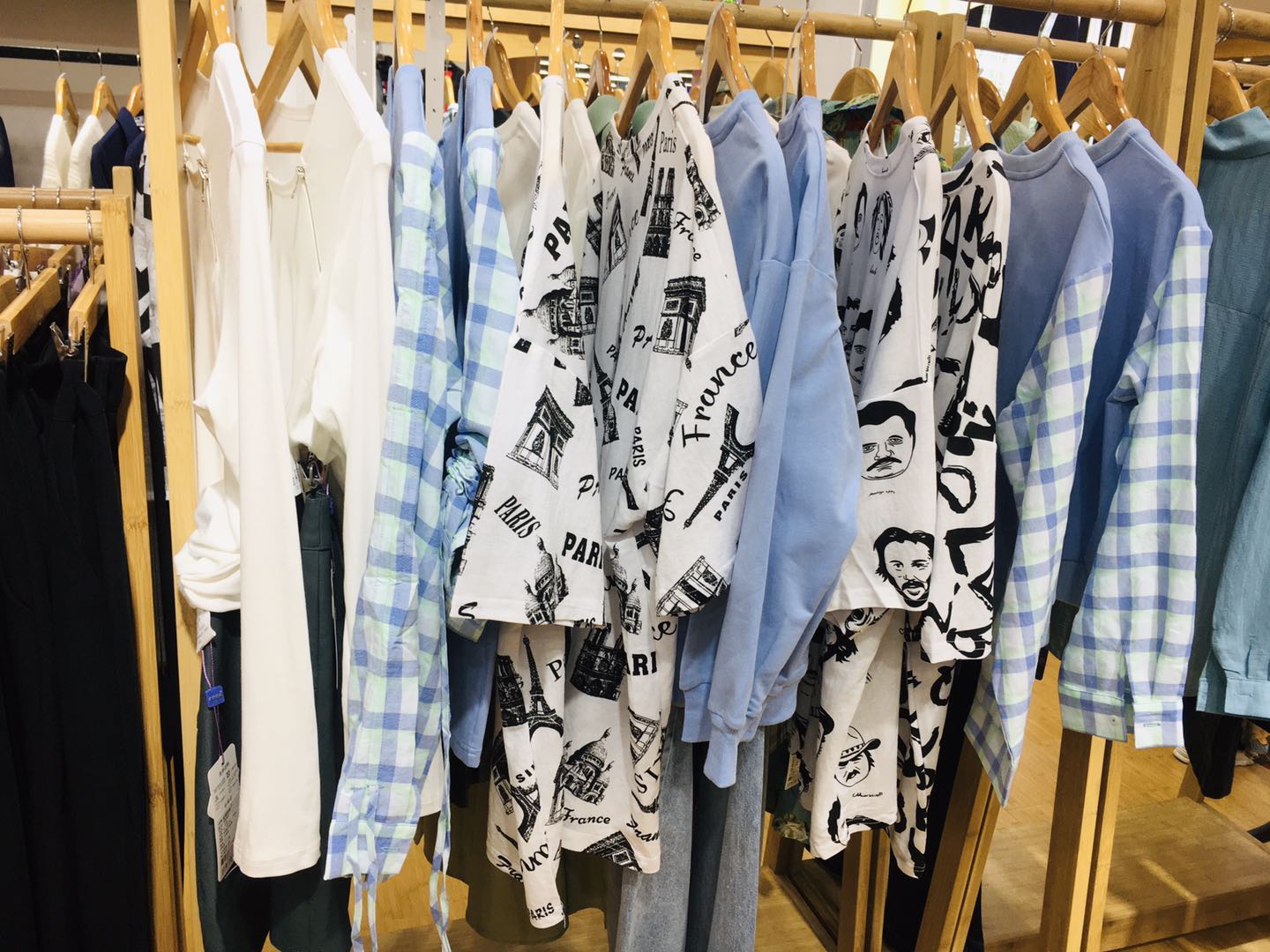 恭喜金蝶茜妮女装品牌又添一家新店 预祝汤女士生意兴隆[图4]