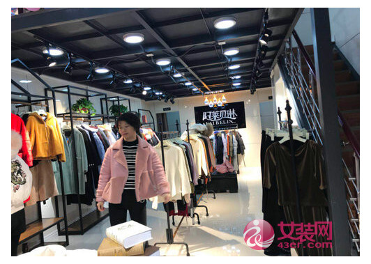 2022年折扣女装从哪里进货？折扣女装拿货有哪些技巧(图2)