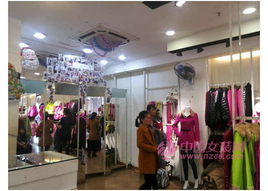 都市衣柜深圳松岗店