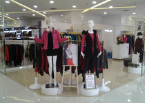 翩翩女孩-隽旗舰店/专卖店/专柜形象