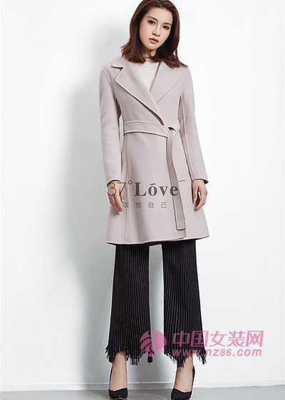 37&deg;Love 冬季职场穿搭 简约搭配凸显气质[图3]