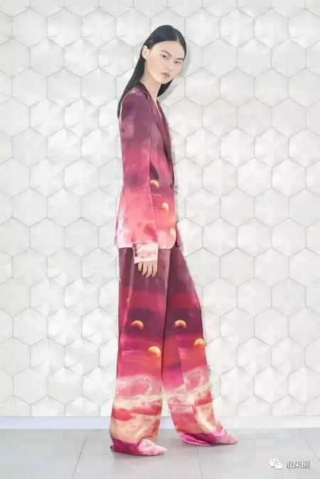 2019年流行元素有哪些?早有潮人穿出来啦(图33) 2019年流行元素有哪些?早有潮人穿出来啦(图33)