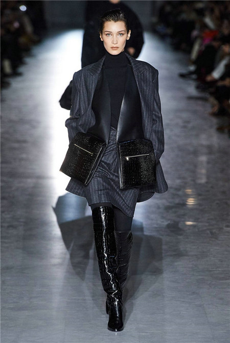 聪明女人的“性感政治学” Max Mara 2019秋冬米兰大秀(图12) 聪明女人的“性感政治学” Max Mara 2019秋冬米兰大秀(图12)