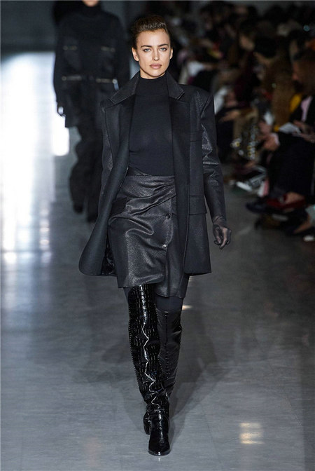 聪明女人的“性感政治学” Max Mara 2019秋冬米兰大秀(图22) 聪明女人的“性感政治学” Max Mara 2019秋冬米兰大秀(图22)