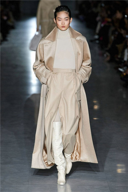 聪明女人的“性感政治学” Max Mara 2019秋冬米兰大秀(图25) 聪明女人的“性感政治学” Max Mara 2019秋冬米兰大秀(图25)