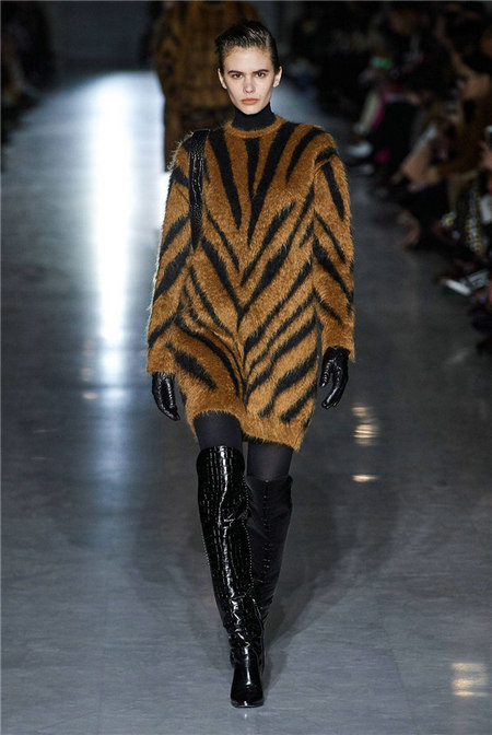 聪明女人的“性感政治学” Max Mara 2019秋冬米兰大秀(图31) 聪明女人的“性感政治学” Max Mara 2019秋冬米兰大秀(图31)