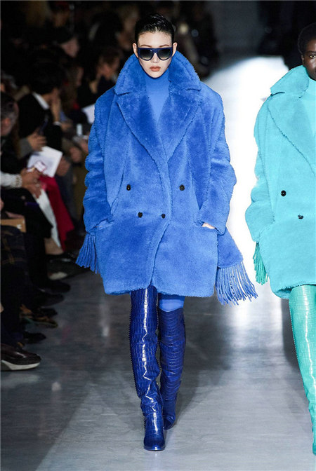 聪明女人的“性感政治学” Max Mara 2019秋冬米兰大秀(图35) 聪明女人的“性感政治学” Max Mara 2019秋冬米兰大秀(图35)