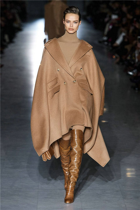 聪明女人的“性感政治学” Max Mara 2019秋冬米兰大秀(图36) 聪明女人的“性感政治学” Max Mara 2019秋冬米兰大秀(图36)